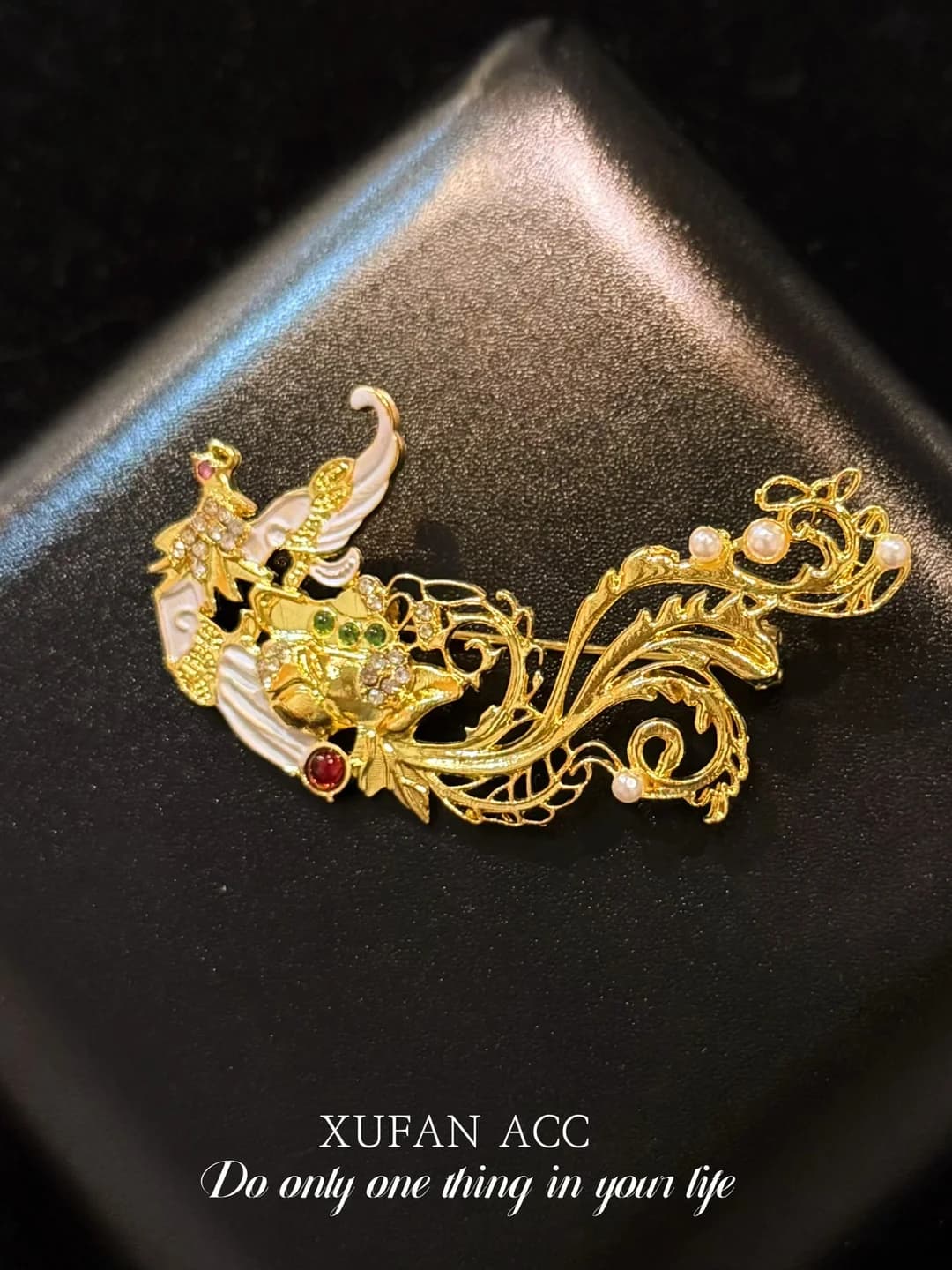 New Chinese style brooch