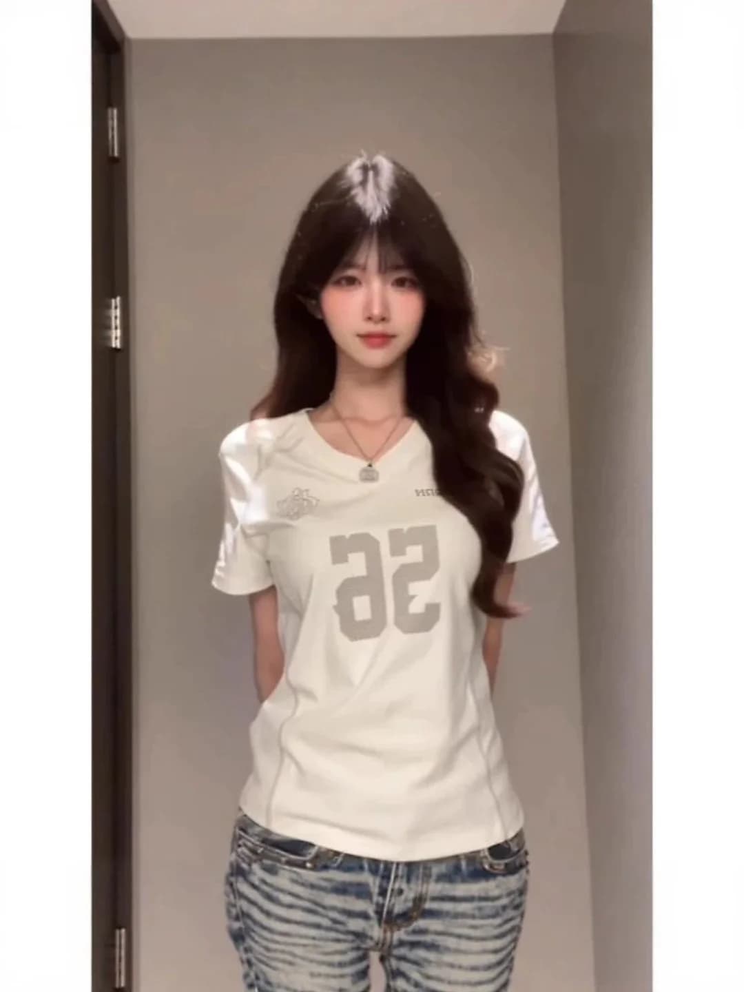 Women's summer t-shirt, V-neck, short sleeve, slim fit, slimming, A-line, regular shoulder, short cut, American-style, casual sports look, letter, number and text print, polyester 80%–90%