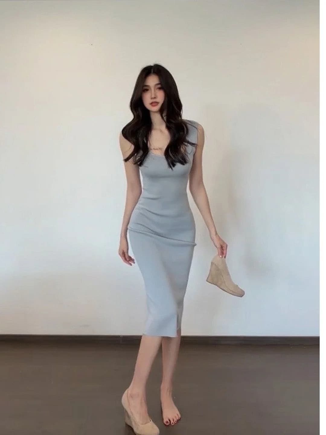 Women's 2026 summer sleeveless U-neck slip dress, long skirt, green, Korean style, waist-defining, slimming, straight cut, hip-hugging