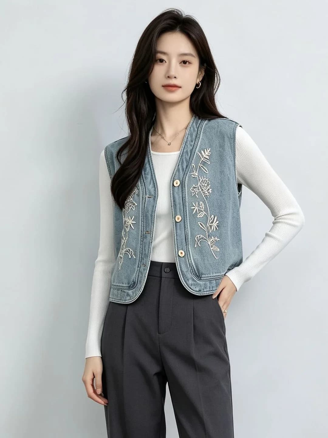 Women's denim vest in new Chinese style, embroidered, sleeveless, loose fit, retro, spring-autumn, washed, for layering