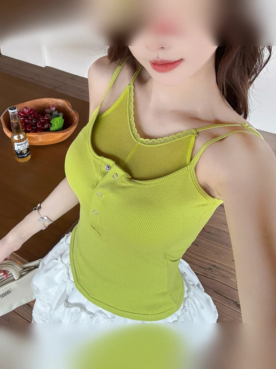 Women's patchwork strap top (tank top) with lace and mesh panels, fake two-piece look, button details, built-in pad in one-piece cup, worn as inner and outer layer, slim fit, viscose, crew neck, sensual style
