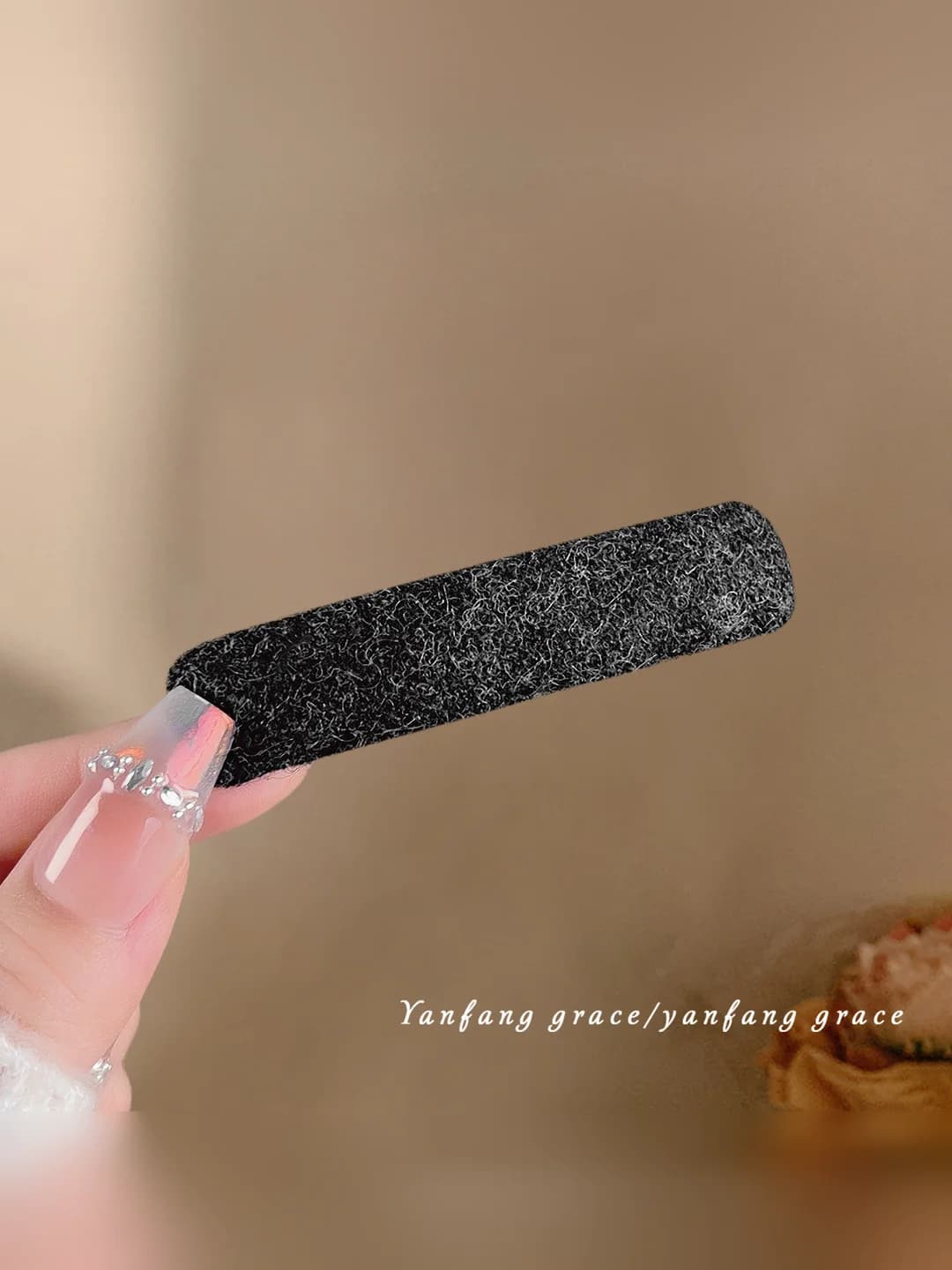 Qora-kulrang jun kvadrat BB qisqich