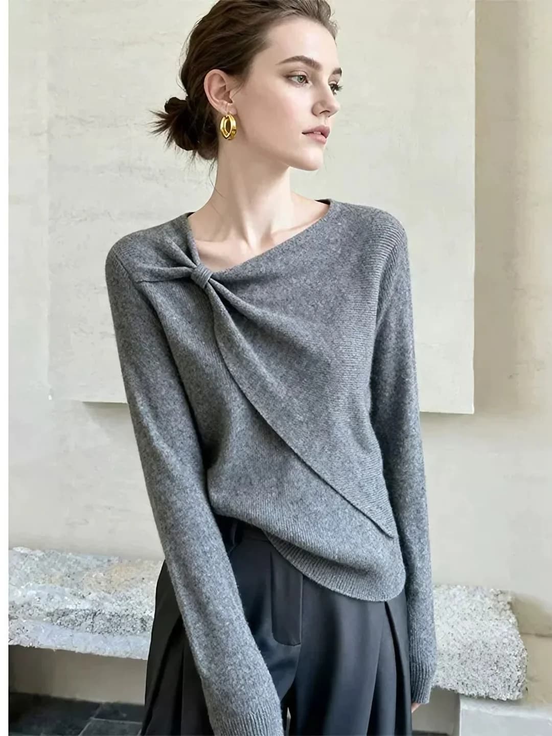 Women's ultra-soft knit pullover 2026 autumn, petite model, polyester, solid colour, V-neck, long sleeve, length 40–50 cm, regular fit