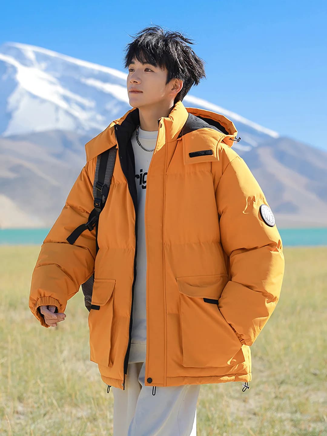 Men's 2026 winter jacket with hood — thickened, fleece-lined, outdoor sports style, for mountaineering, utility style, warm, loose fit, solid colour, zip closure, couple-matching