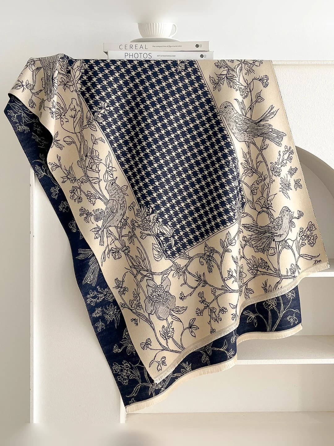 Jacquard faux cashmere cape shawl 185x65 cm, checked with floral and bird pattern, warm and windproof, worn over outerwear, British, French and elegant style, polyester, mid-length, for autumn and winter