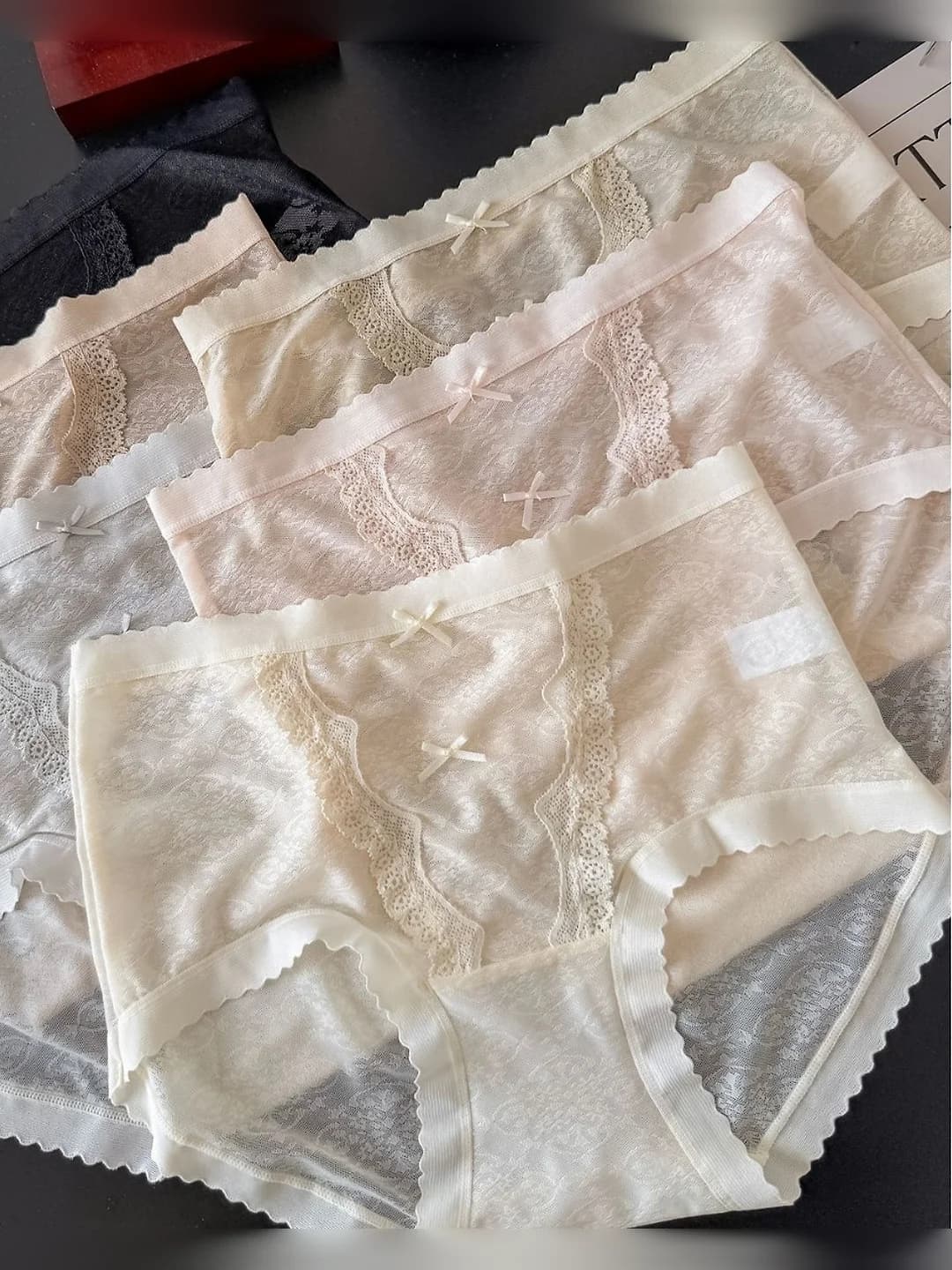 Women's underwear, French style lace, hazy jacquard, nylon 70%–80%, solid colour, mid waist, traceless, breathable, antibacterial, extended pure cotton crotch, all-season