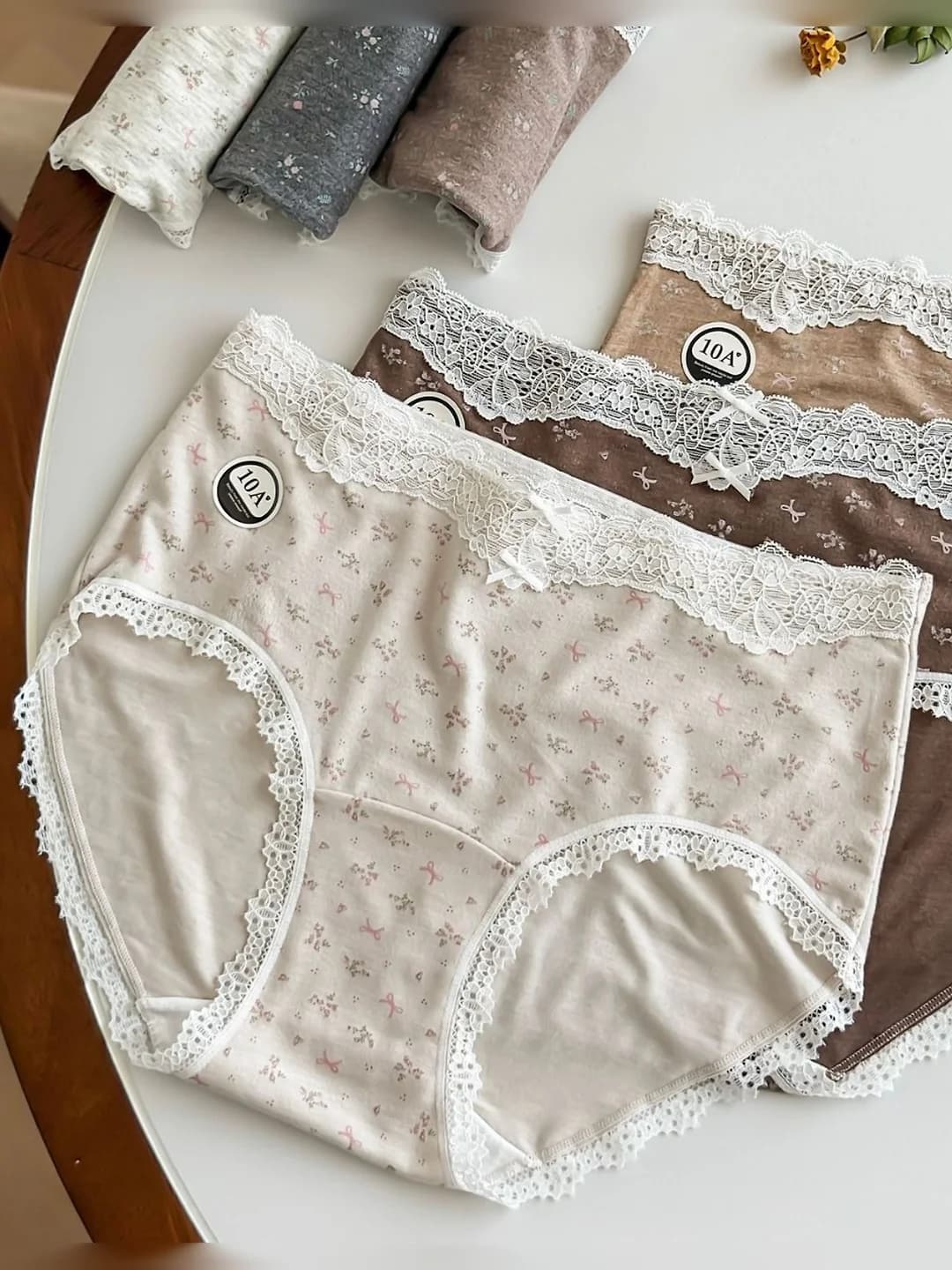 Women's underwear briefs, French-style small floral, lace, retro coffee tone, brushed, acrylic, warm, pure cotton, extended gusset