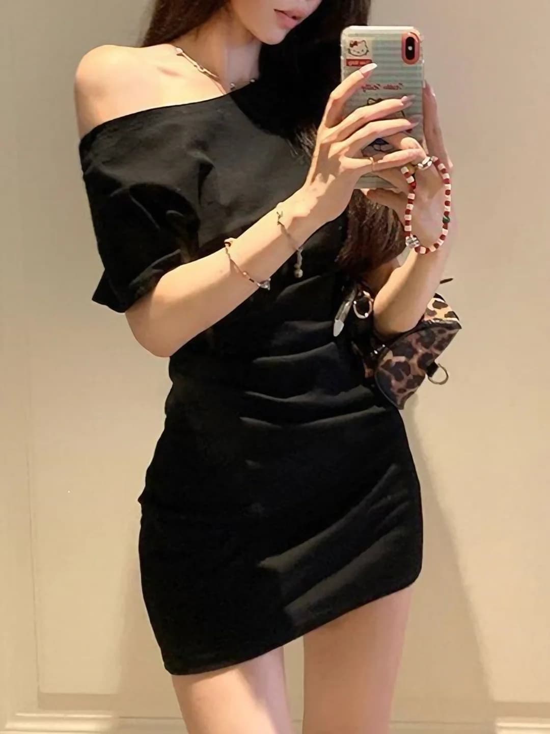 Girls' solid black short bodycon dress: off-shoulder, pleated, waist-cinching, slimming, slim fit, high waist, pure cotton
