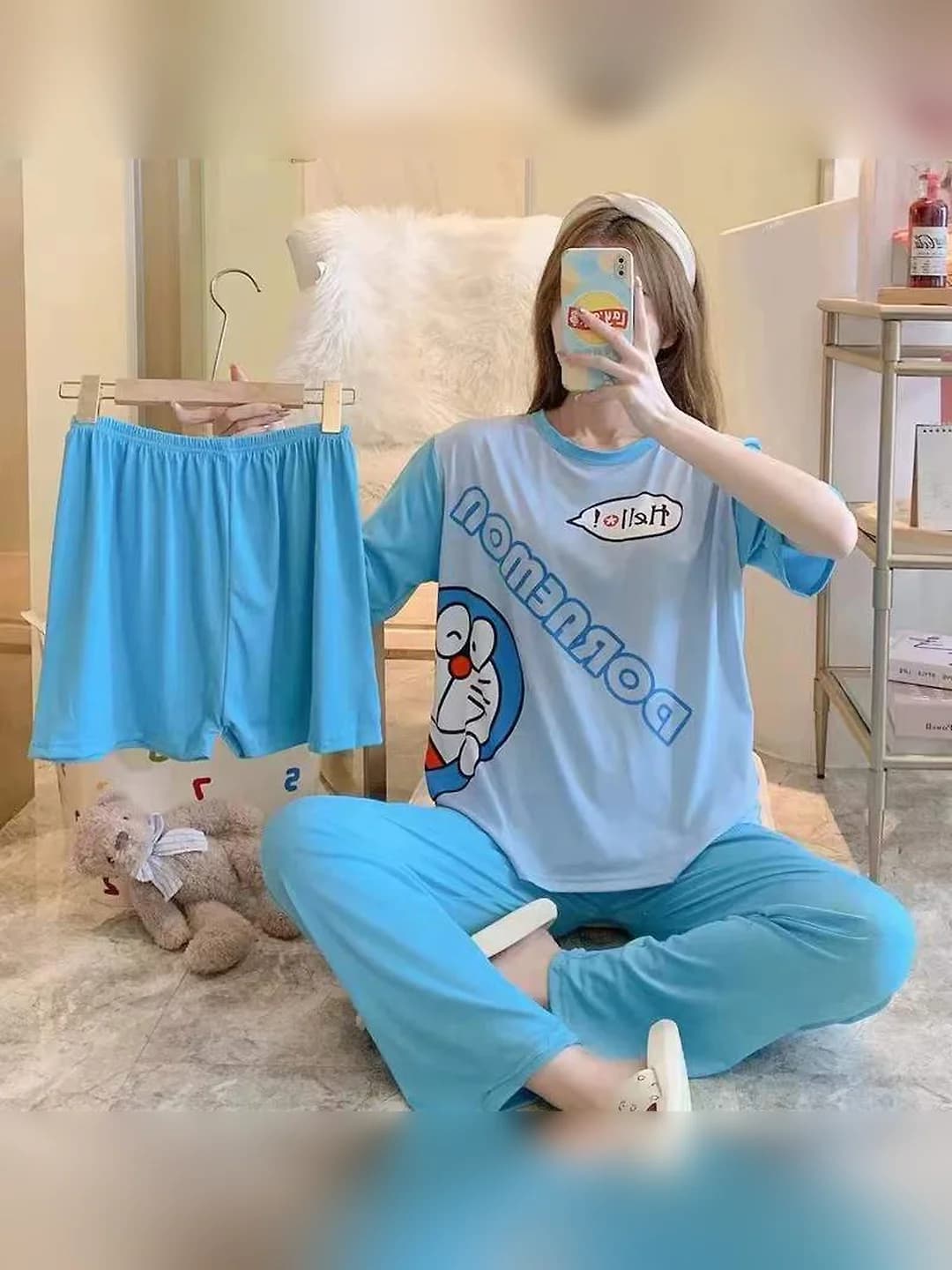 Три предмета - голубой Дораэмон