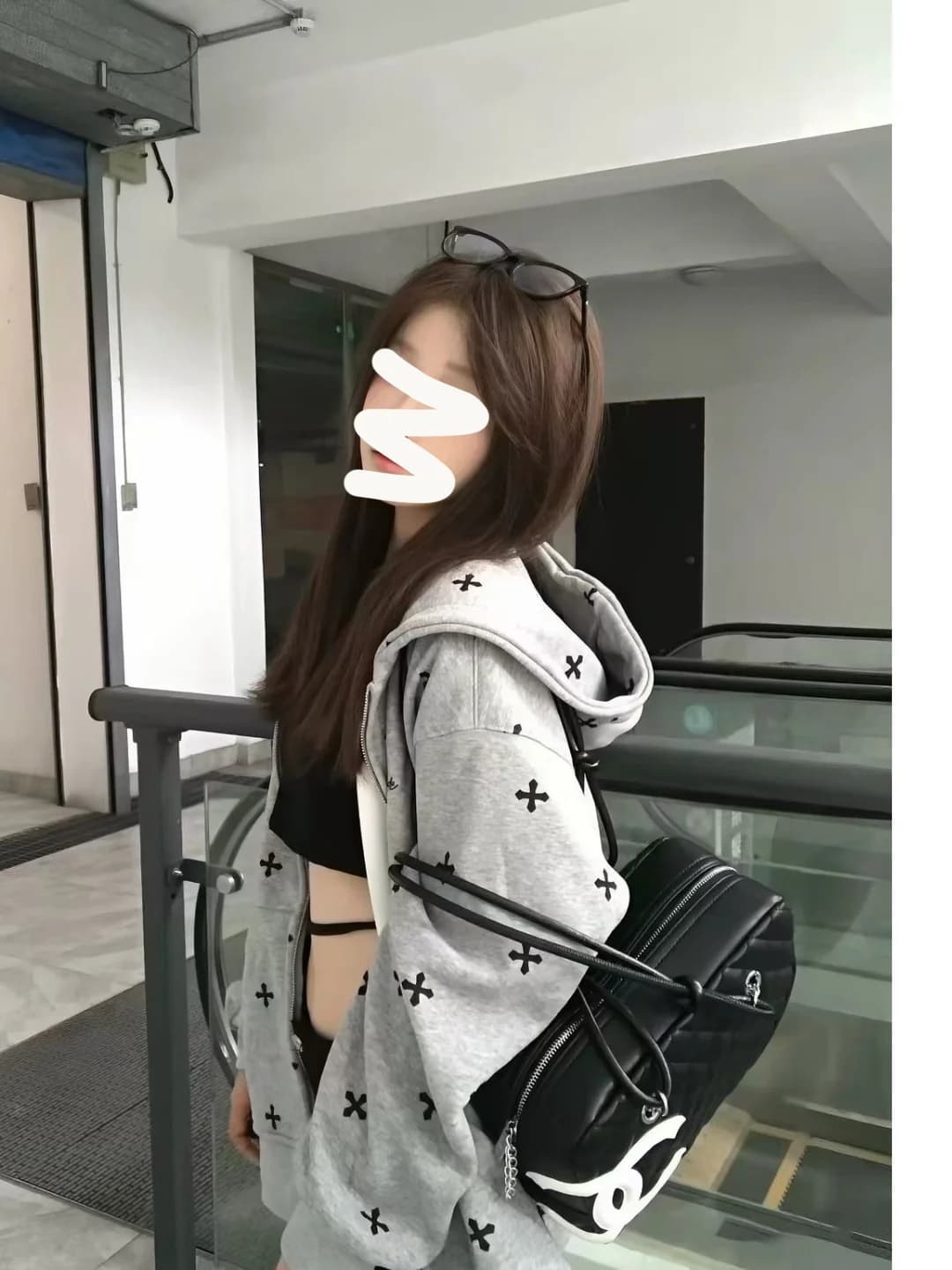Women's thick zip-up hooded sweatshirt: loose fit, printed with a cross motif, casual style, spring-autumn, length 50–65 cm