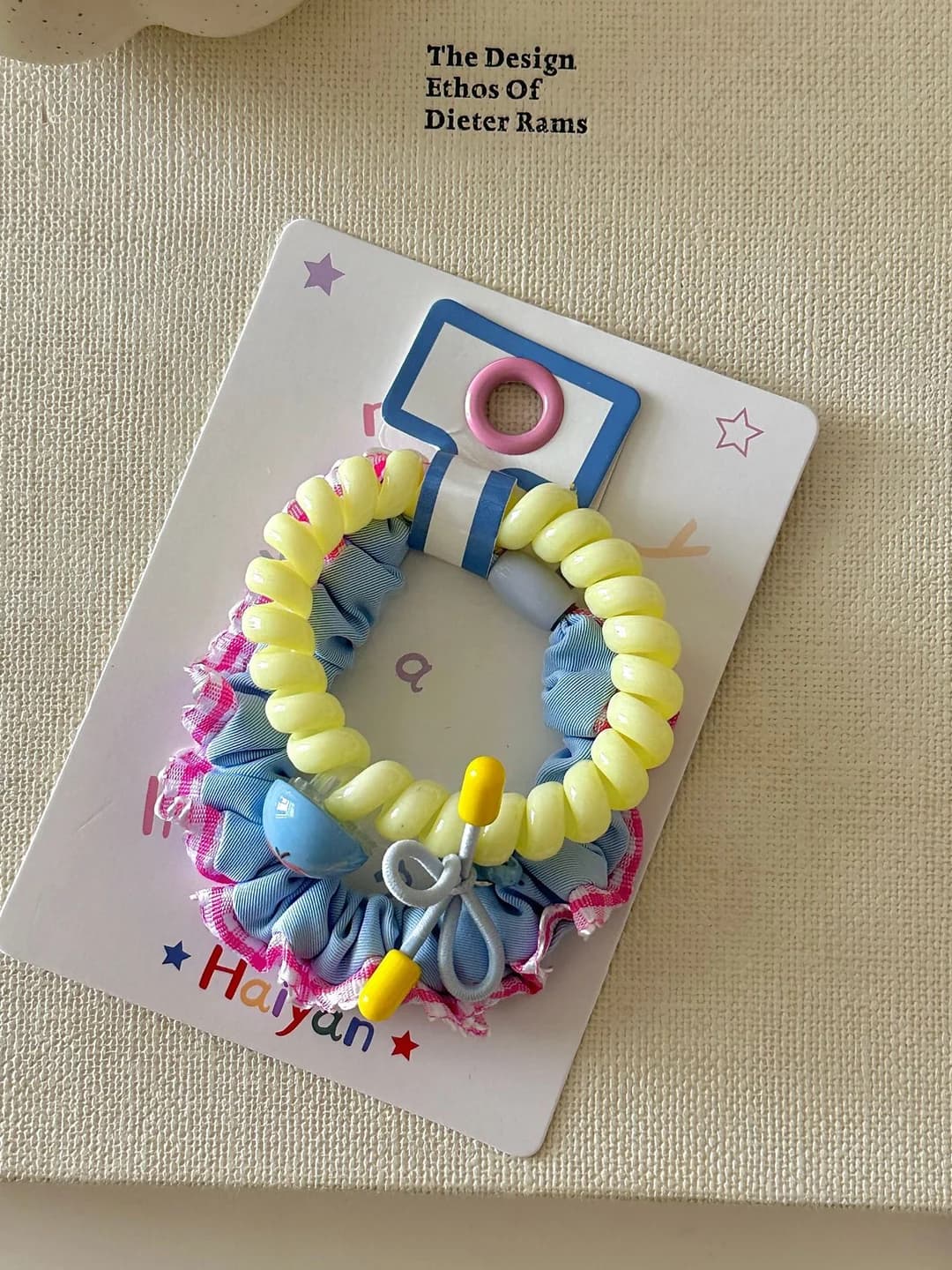 Dopamine yellow-blue, phone cord