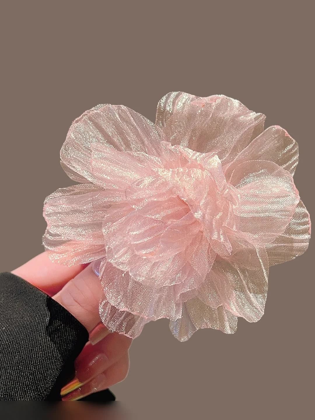 Pushti organza kameliya klips