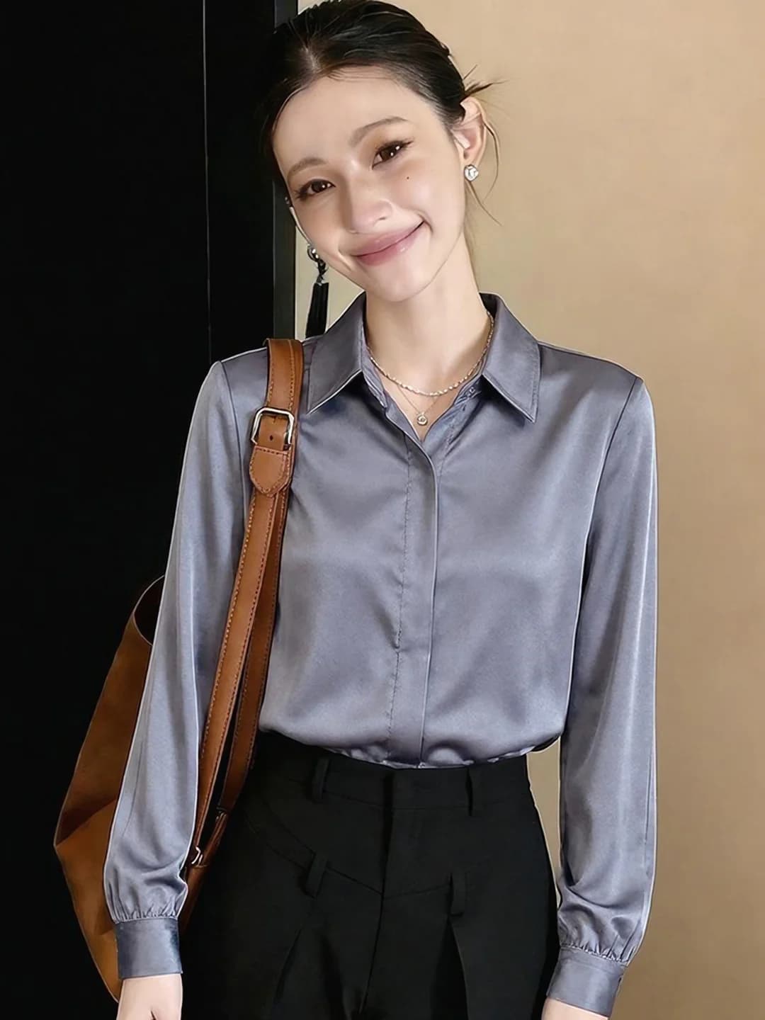 Ayollar uchun kuzgi kulrang-ko'k satin uzun yengli bluzka, yashirin tugmali, retro Gonkong uslubida, erkin tushuvchi, ishga mo'ljallangan, yengil yetuk uslubda