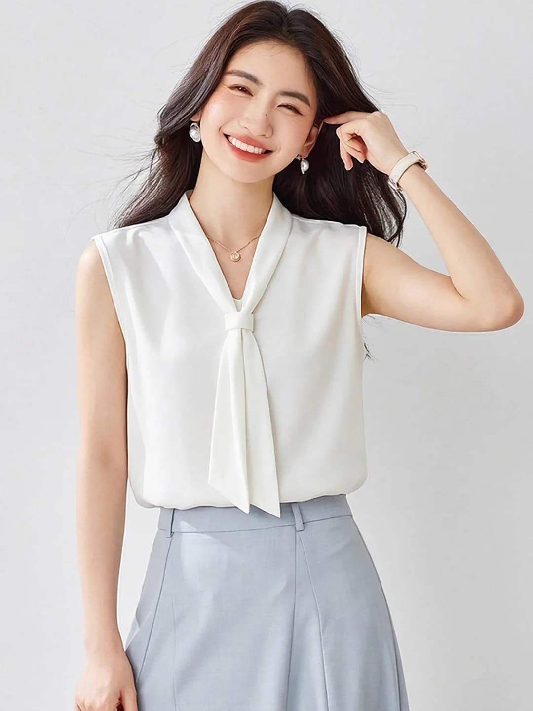 Women's 2026 summer elegant chiffon blouse, loose fit, belly-covering, sleeveless, halter neck, solid colour