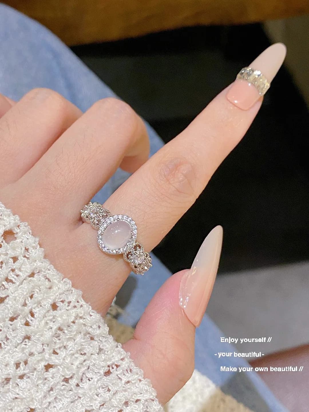 Women's French-style retro ring with chalcedony imitation, for the index finger